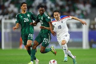 足球报评国足对手卡塔尔：30岁以上11人老化严重，亚洲杯以稳为主